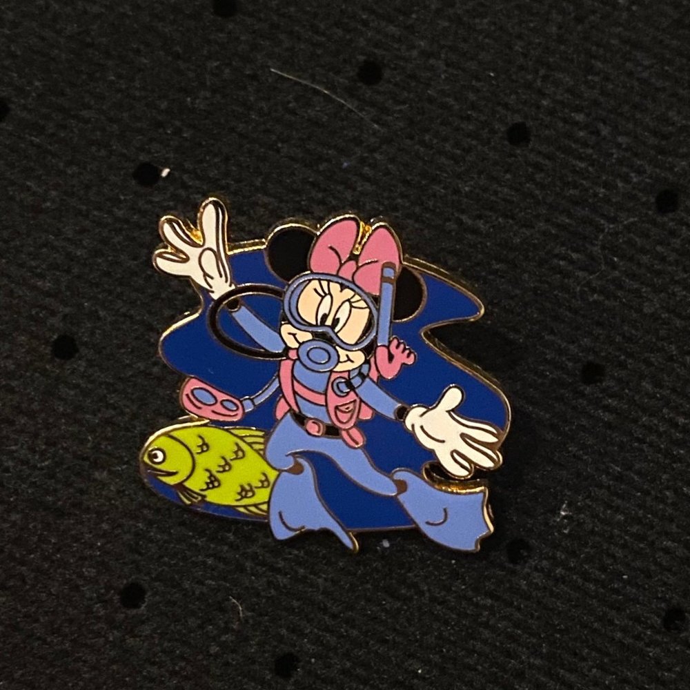 WDW 2004 Cast Lanyard Series 2 Scuba Diving Minnie Disney Pin